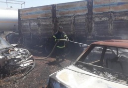 Yediemin otoparkındaki yangın 1 saatte kontrol altına alındı 