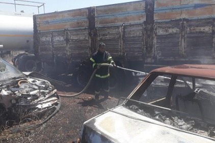 Yediemin otoparkındaki yangın 1 saatte kontrol altına alındı 