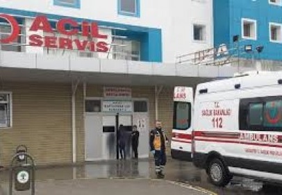 Yedikleri yemekten zehirlenen 43 öğrenci ve öğretmen hastaneye kaldırıldı