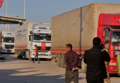 Yeni açılan sınır kapısından ilk BM yardım konvoyu, Suriye'ye geçti