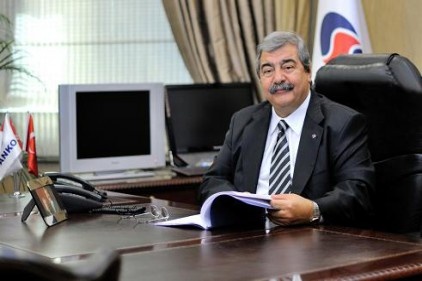 Yeni anayasa Türkiye&#8217;yi daha ileriye götüreceği için referandumda &#8216;evet&#8217; oyu kullanacağım