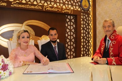 Yeni çiftlere nikah sürprizi