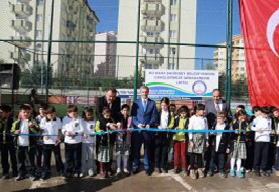 Yeni halı sahaların açılışı yapıldı
