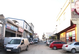 Yeni işyerlerini hak edenler değil, parası olanlar aldı