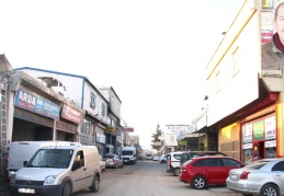 Yeni işyerlerini hak edenler değil, parası olanlar aldı