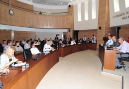 Yeni komisyonlar seçildi