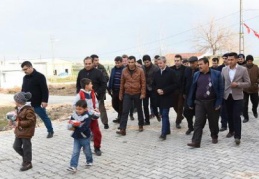 Yeni mahalleleri ziyaret etti