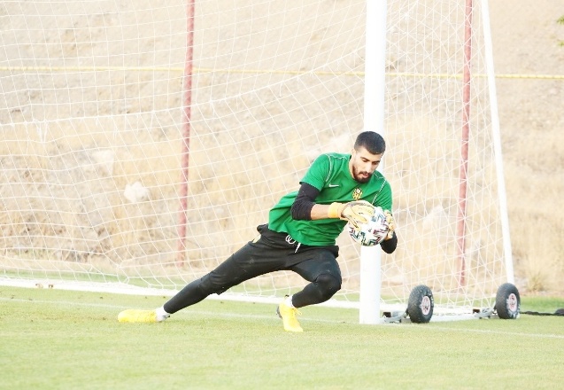 Yeni Malatyaspor'da kaleci Abdulsamed'ten kötü haber