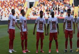 Yeni Malatyasporlu futbolculardan Özil'e destek 