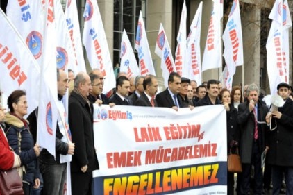 Yeni müfredatla, çağdaş, bilimsel ve laik eğitim yok ediliyor