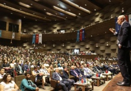 Yeni üniversiteliler oryantasyon ile üniversite hayatına adım attı