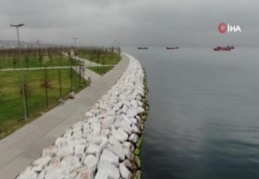 Yenikapı sahili ıssız kaldı