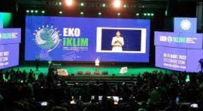 Yenilenebilir enerjiye geçmemiz lazım