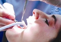 Yerine konulmayan diş erken yaşlandırıyor