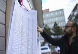 Yerleşim yerinde oturmadığı belirlenen seçmenlerin kayıtları dondurulacak