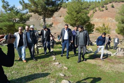 Yerli ve yabancı arkeologların taş ocağı ve atölyede tarihi yolculuğu