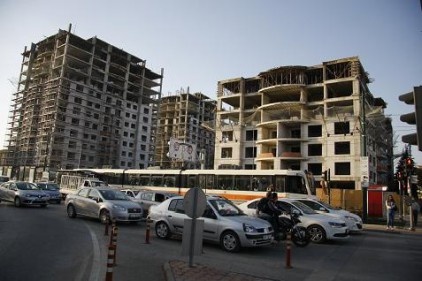 Yeşil alan yerine beton yığını dikildi