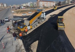 Yeşil Vadi ve Güneş Mahallesi’nde açılan yeni yollar asfaltlanıyor