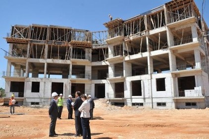 Yeşilvadi'deki 702 konut hızla yükseliyor