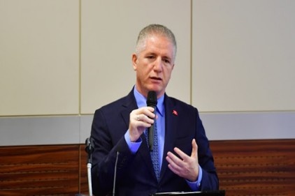 Yeterli gıda ve hijyen malzemesi var, tedirginliğe gerek yok