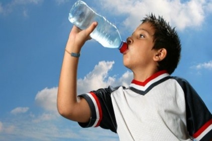 Yeterli sıvı alımı çocuklarda okul performansını artırıyor
