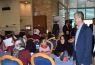 Yetim anneleri ile bir araya geldi