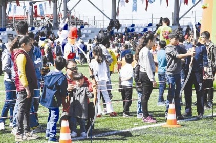 Yetim çocuklar, gönüllerince eğlendi