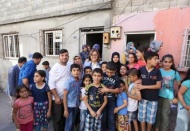 Yetim çocuklar ile annelerinin hayatlarına dokunuyor