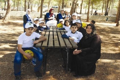 Yetim çocuklar piknik keyfi yaşadı