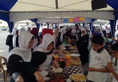 Yetimler yararına kermes düzenledi