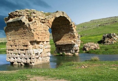 Yetkililer de yapıldı, yapılacak demekten bıkmadı