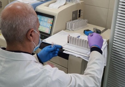 Yetkisi olmadan Covid-19 testi yapanlara cezai işlem geliyor