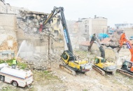 Yıkımı, mühendis adaylarıyla birlikte izledi