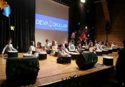 Yıl sonu etkinliği büyük beğeni topladı