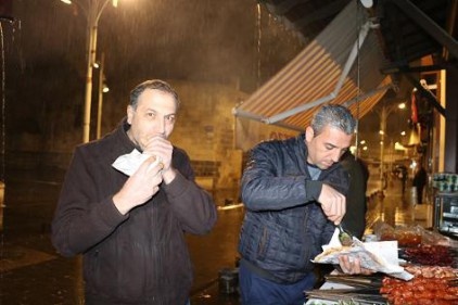 Yılbaşına kebaplı kutlama