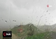 Yıldırımın düşme anı kameralara yansıdı
