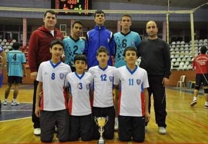 Yıldız Erkekler Voleybol takımı il ikincisi oldu 