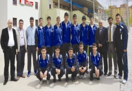 Yıldızlar Voleybol takımı Osmaniye’ye gitti