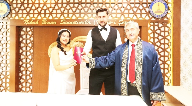 Yılın son nikahını kıydı