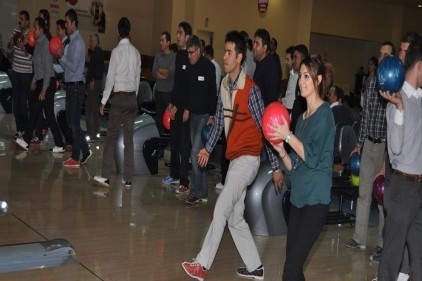 Yılın stresini bowling oynayarak attılar