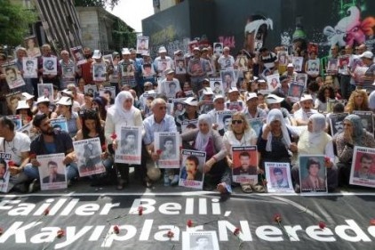 &#8220;Yıllardır gençleri öldürüyor, yargılanmıyorlar&#8221; 