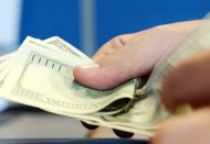 Yılsonu dolar kuru tahmini 7,34 TL oldu