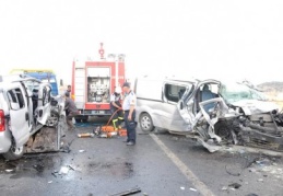 Yine trafik faciası: 3 ölü