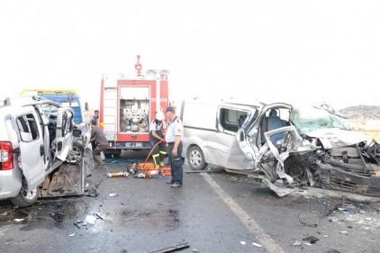 Yine trafik faciası: 3 ölü