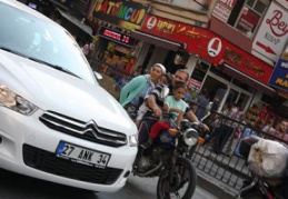 Yine trafik, yine aynı manzara
