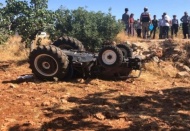 Yine traktör devrildi, yine sürücüsü öldü