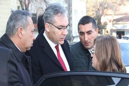 Yoğun bakımda yatan yaralı polise gözünü kaybettiği söylenmedi