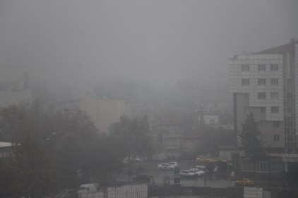 Yoğun sis 3 gündür etkisini sürdürüyor