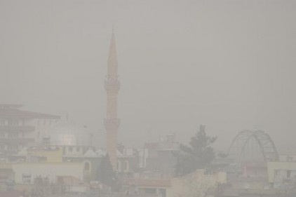 Yoğun sis hayatı olumsuz etkiledi 