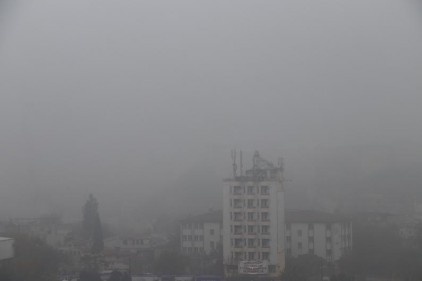 Yoğun sis hayatı olumsuz etkiledi